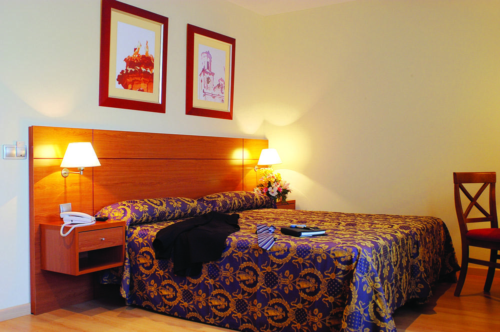 Hotel Palacios Alfaro Εξωτερικό φωτογραφία