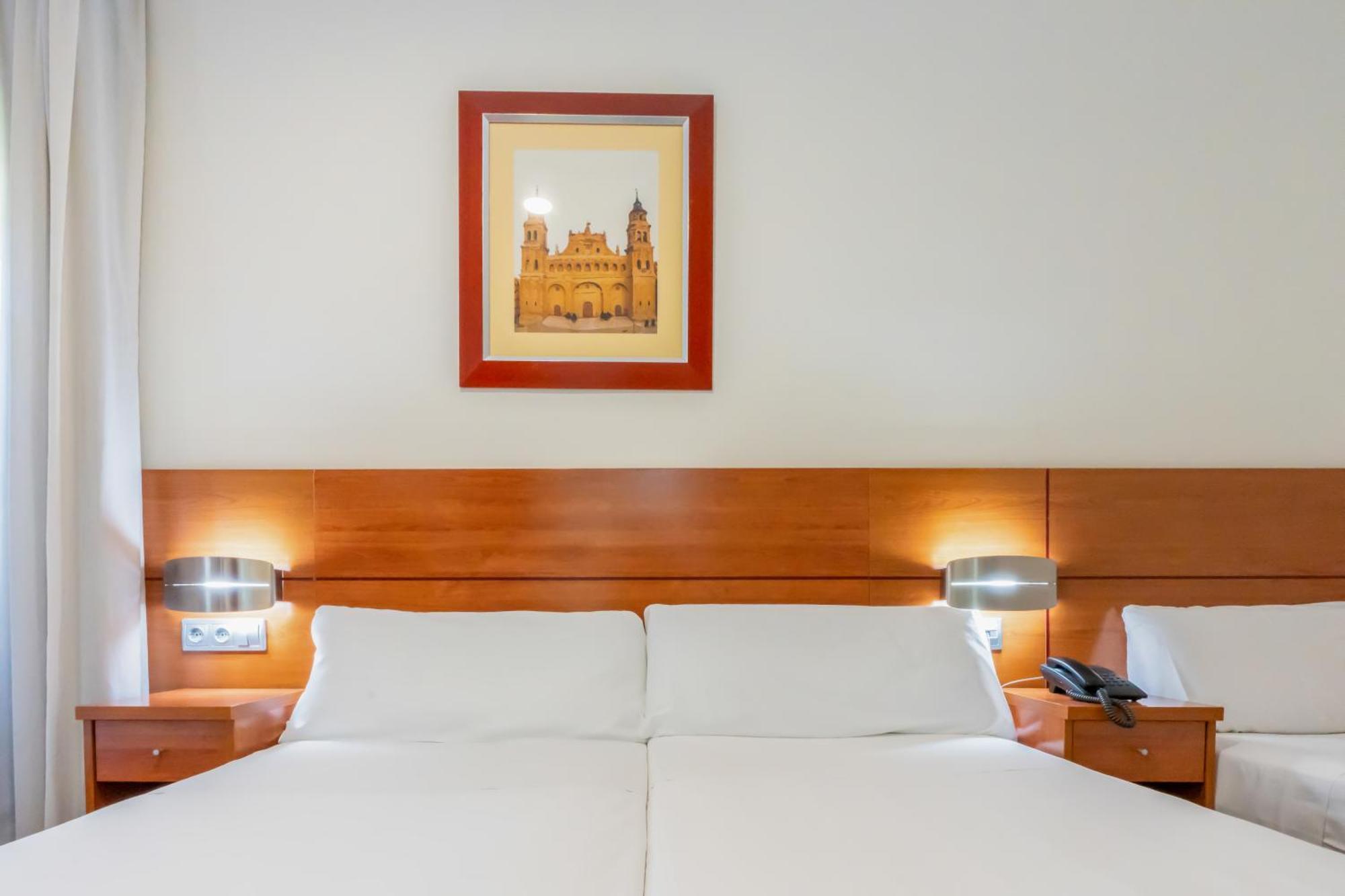Hotel Palacios Alfaro Εξωτερικό φωτογραφία