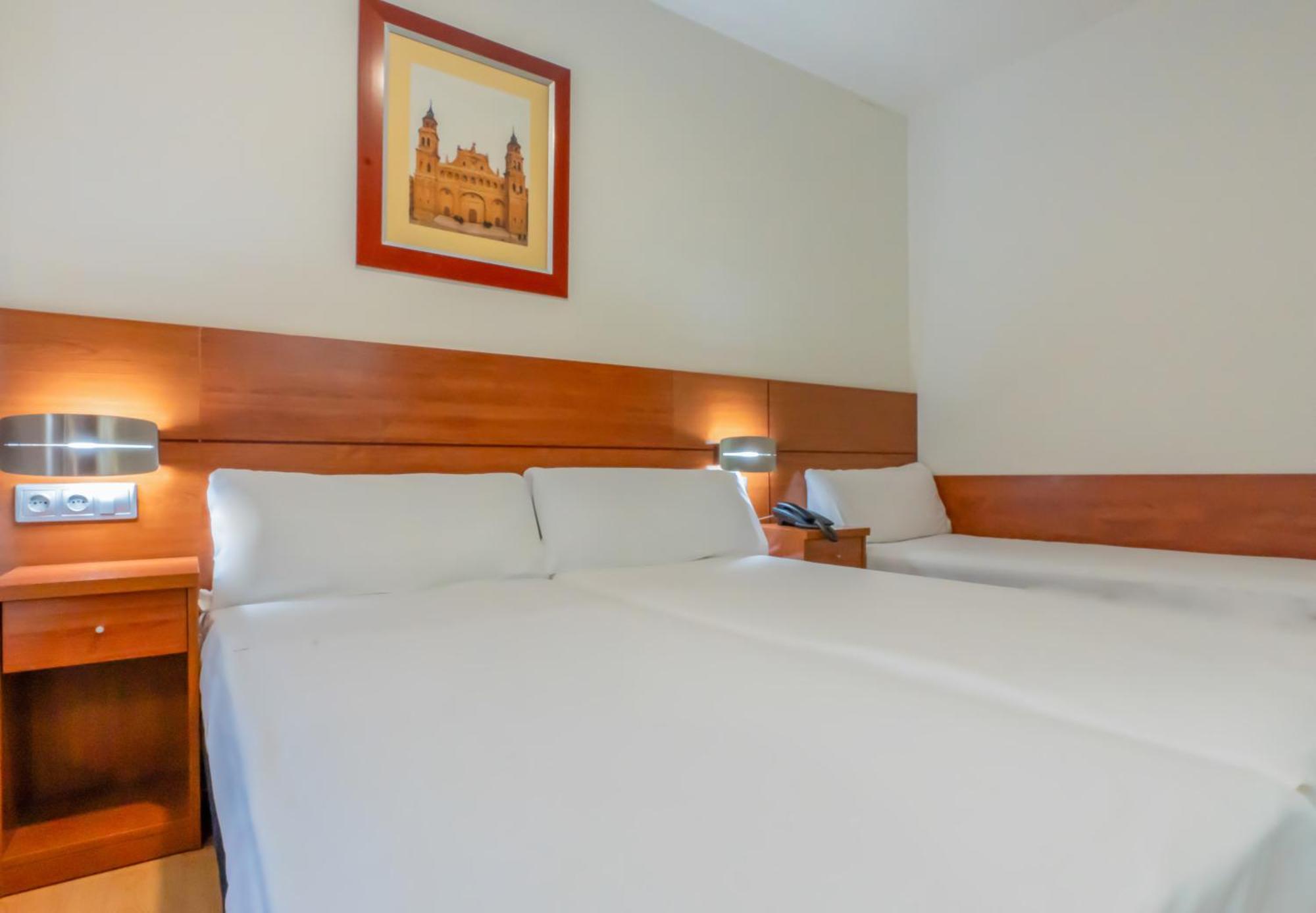 Hotel Palacios Alfaro Εξωτερικό φωτογραφία