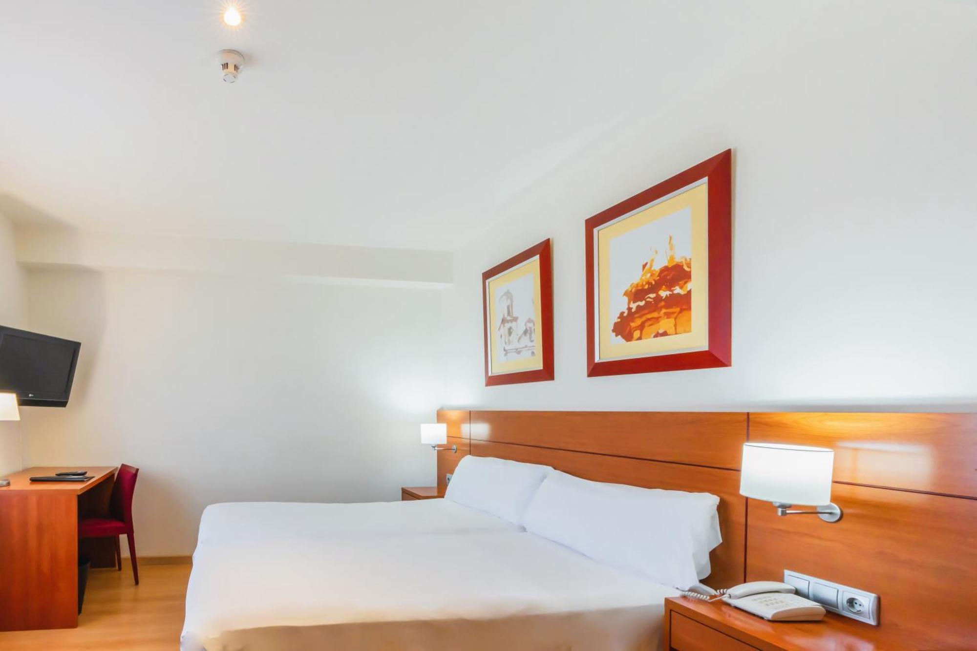 Hotel Palacios Alfaro Εξωτερικό φωτογραφία