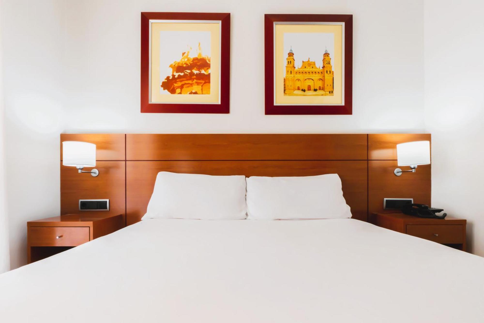 Hotel Palacios Alfaro Εξωτερικό φωτογραφία