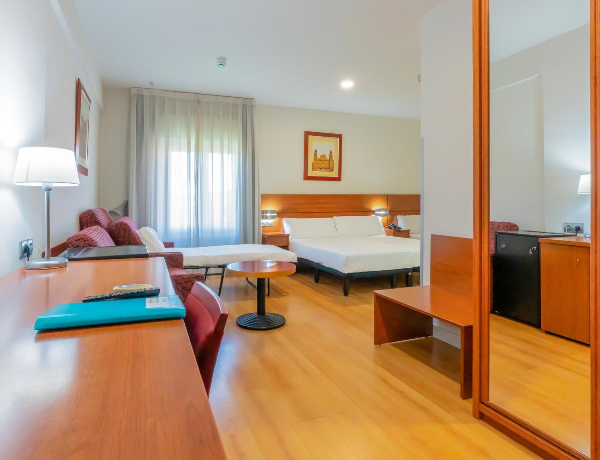 Hotel Palacios Alfaro Εξωτερικό φωτογραφία