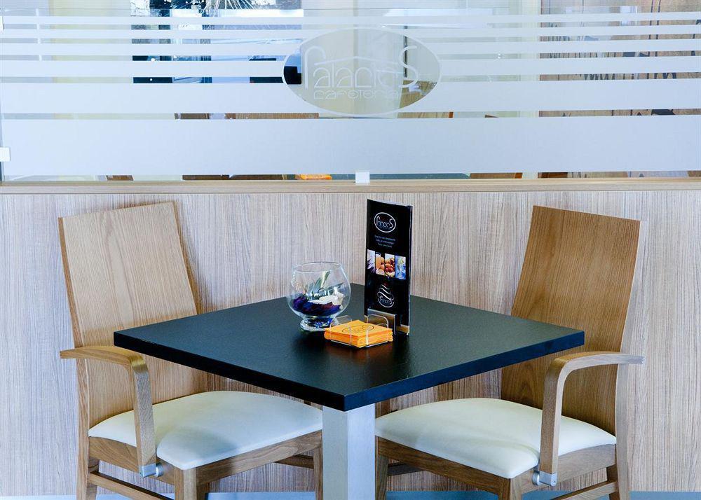 Hotel Palacios Alfaro Εστιατόριο φωτογραφία