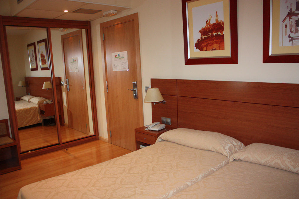 Hotel Palacios Alfaro Δωμάτιο φωτογραφία
